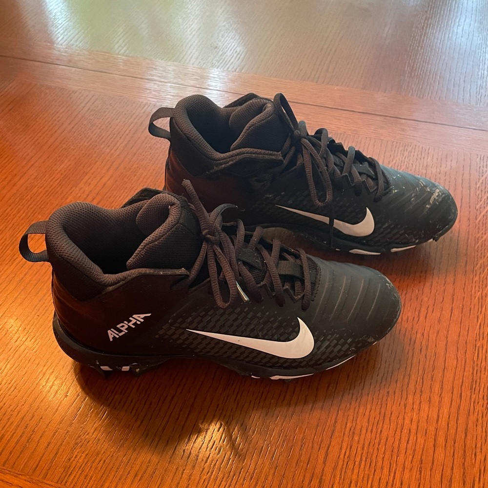 Nike youth football cleats-wide width
